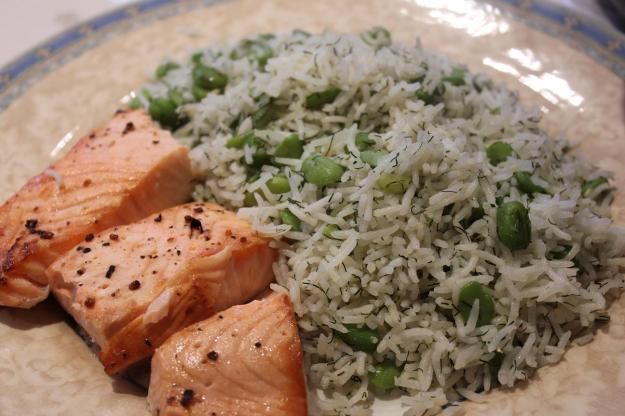 Dill broad bean rice with salmon