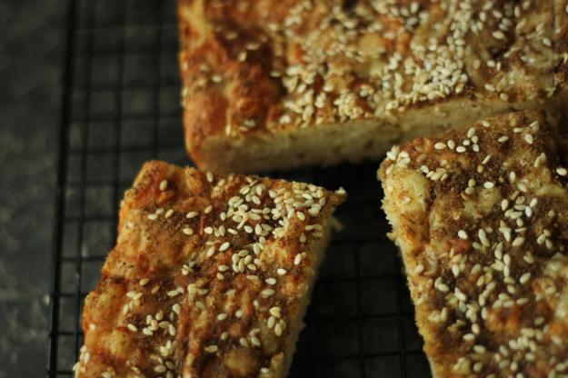 zatar bread sliced